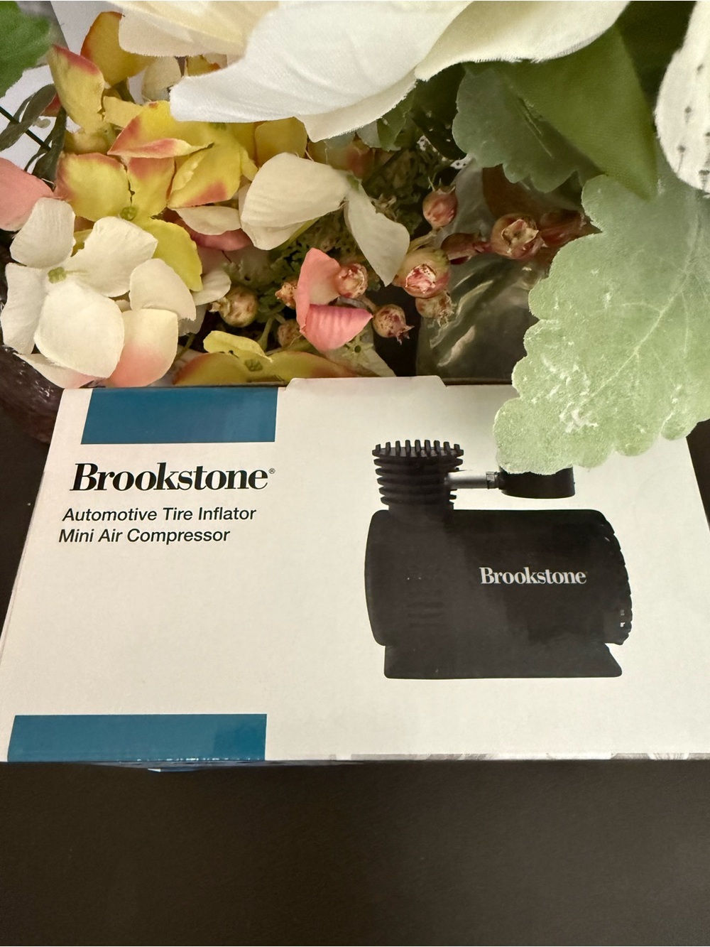 🆕🚙 BROOKSTONE AUTOMOTIVE TIRE INFLATOR MINI AIR COMPRESSOR. BRAND NEW IN BOX. - Picture 2 of 6